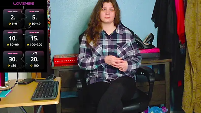 Snapshot of TreeJeanne chatting on 12.13.25 TreeJeanne online show from 12.13.25