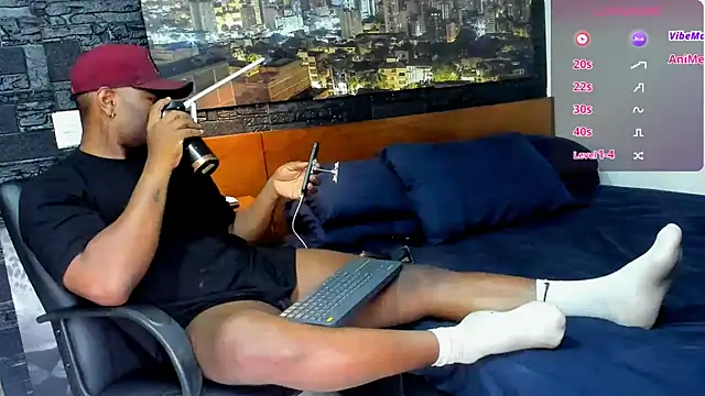 Snapshot of thomas_santtos1 chatting on 02.07.25 thomas santtos1 online show from 02.07.25