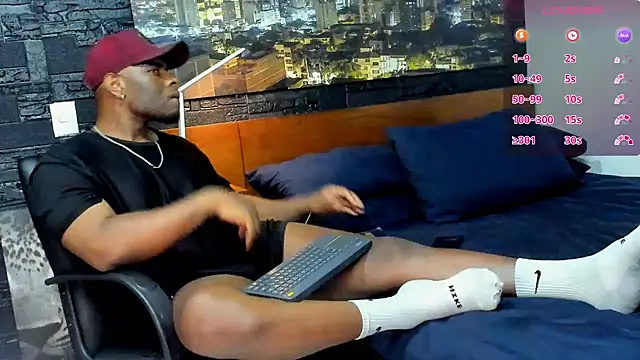 Snapshot of thomas_santtos1 chatting on 03.12.25 thomas santtos1 online show from 03.12.25