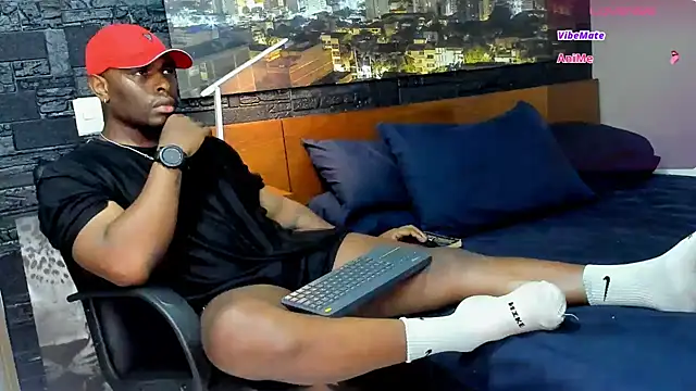 Snapshot of thomas_santtos1 chatting on 03.13.25 thomas santtos1 online show from 03.13.25