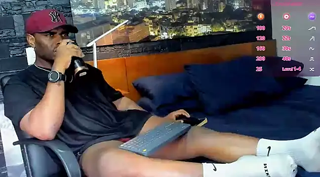 Snapshot of thomas_santtos1 chatting on 03.15.25 thomas santtos1 online show from 03.15.25