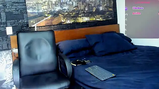 Snapshot of thomas_santtos1 chatting on 03.20.25 thomas santtos1 online show from 03.20.25