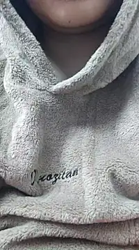 Snapshot of Aaradhya chatting on 12.16.24 Aaradhya online show from 12.16.24