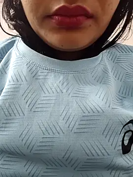 Snapshot of Aaradhya chatting on 12.18.24 Aaradhya online show from 12.18.24