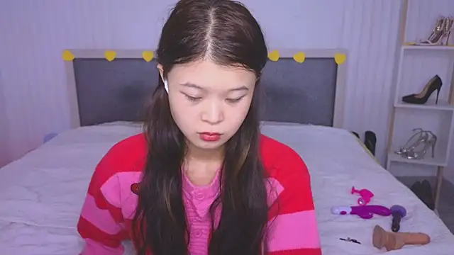 Tina Kim  online show from 02.06.25