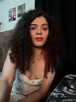 Snapshot of izumikarol chatting on 10.28.25 izumikarol online show from 10.28.25