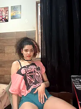 Snapshot of izumikarol chatting on 11.29.25 izumikarol online show from 11.29.25