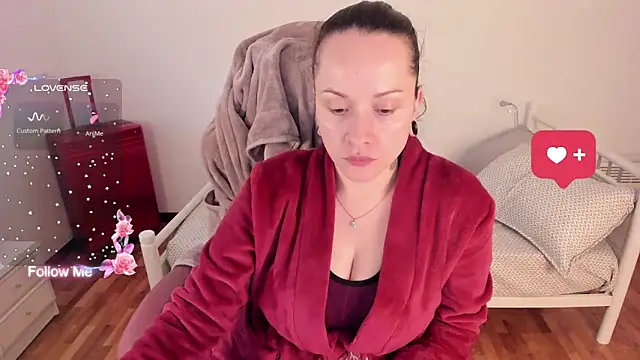 Snapshot of Domina_Deivis chatting on 12.18.25 Domina Deivis online show from 12.18.25