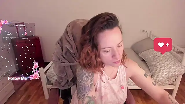 Snapshot of Domina_Deivis chatting on 12.21.25 Domina Deivis online show from 12.21.25