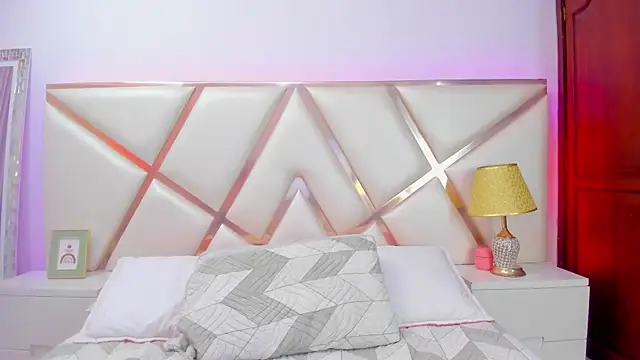 NinnaVous online show from 01.21.25