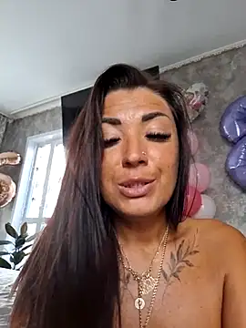 Snapshot of RuslanaXX chatting on 03.21.25 RuslanaXX online show from 03.21.25