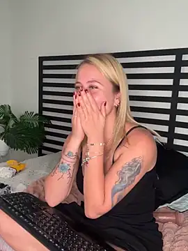 stefanny ruiz  online show from 01.29.25