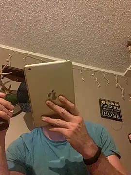 Snapshot of SexyCeleb chatting on 11.17.25 SexyCeleb online show from 11.17.25