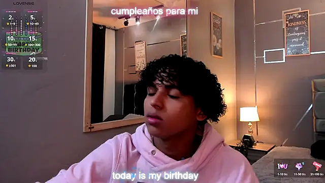 Snapshot of Noah_Smith04 chatting on 12.16.25 Noah Smith04 online show from 12.16.25