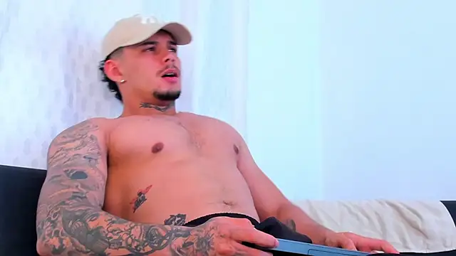 NoahhBrown online show from 10.02.25