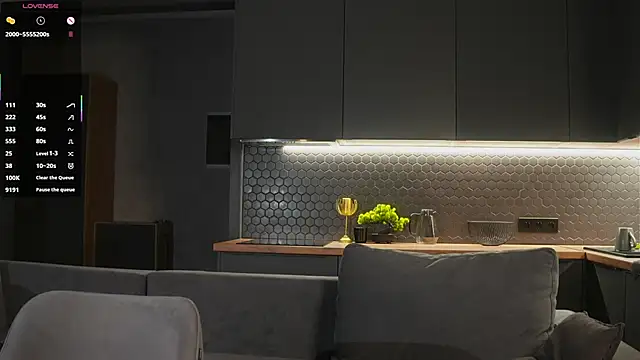 Snapshot of IdaJonesy chatting on 11.25.25 IdaJonesy online show from 11.25.25