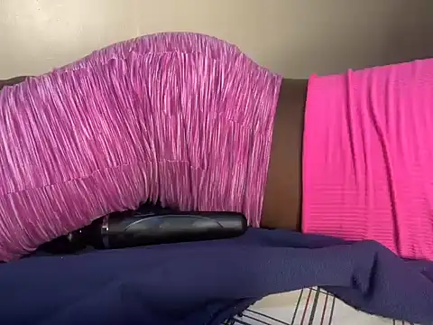 Snapshot of savage_coochie chatting on 04.16.26 savage coochie online show from 04.16.26