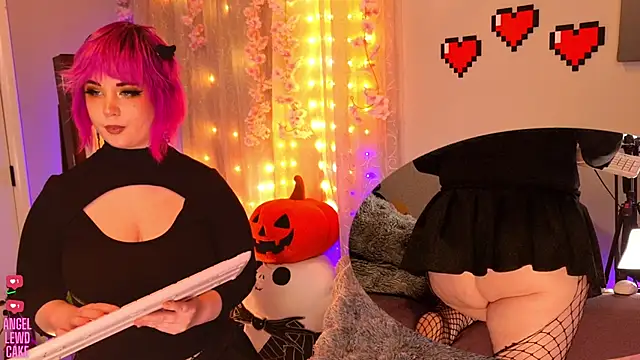 Snapshot of Angel-Lewd-Cake chatting on 11.16.25 Angel-Lewd-Cake online show from 11.16.25