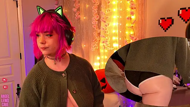 Snapshot of Angel-Lewd-Cake chatting on 11.29.25 Angel-Lewd-Cake online show from 11.29.25