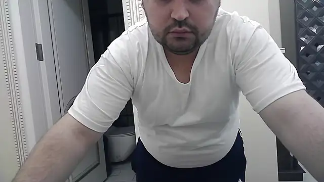 Snapshot of KIZLAZIMYaa chatting on 12.17.24 KIZLAZIMYaa online show from 12.17.24