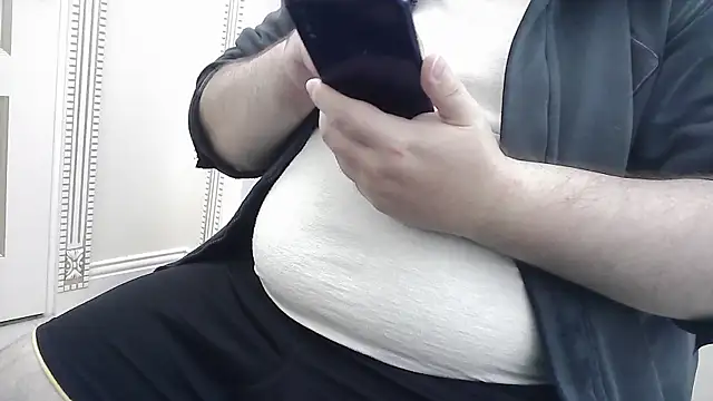 Snapshot of KIZLAZIMYaa chatting on 10.18.25 KIZLAZIMYaa online show from 10.18.25