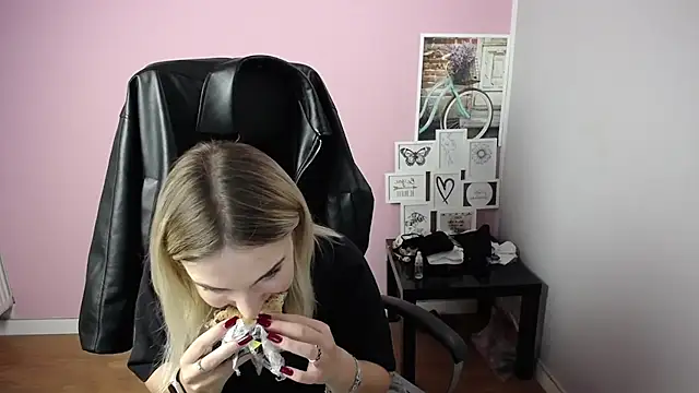 viktoria lovely online show from 10.22.25