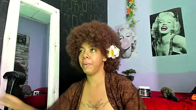 Alika01 online show from 02.13.25