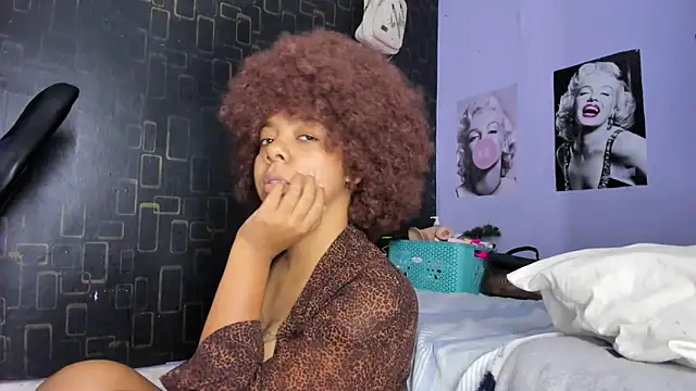 Alika01 online show from 02.20.25