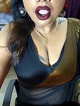 Snapshot of YR-SHIVANI chatting on 10.28.25 YR-SHIVANI online show from 10.28.25
