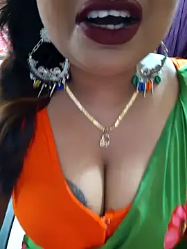 Snapshot of YR-SHIVANI chatting on 10.31.25 YR-SHIVANI online show from 10.31.25