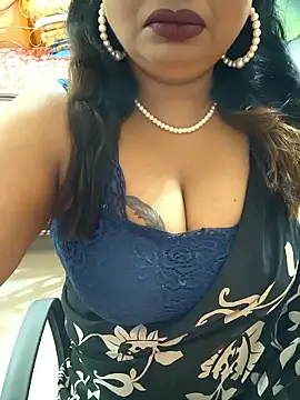 Snapshot of YR-SHIVANI chatting on 11.16.25 YR-SHIVANI online show from 11.16.25