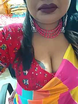 Snapshot of YR-SHIVANI chatting on 11.21.25 YR-SHIVANI online show from 11.21.25