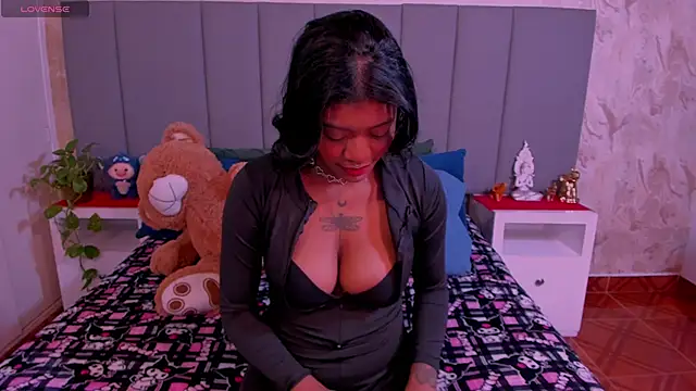 JulianaMiller online show from 01.25.25