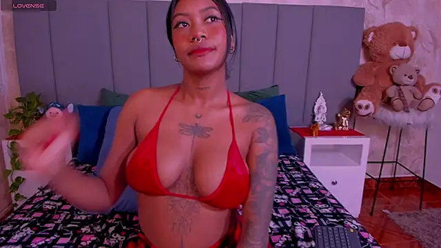 JulianaMiller online show from 02.05.25