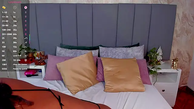 JulianaMiller online show from 09.29.25