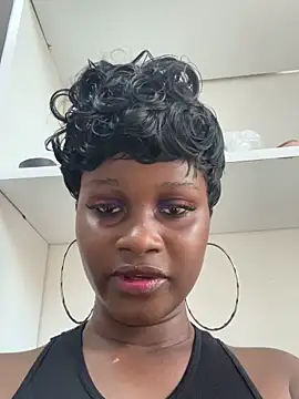 Snapshot of t-Booty_risky_ chatting on 09.10.25 t-Booty risky online show from 09.10.25