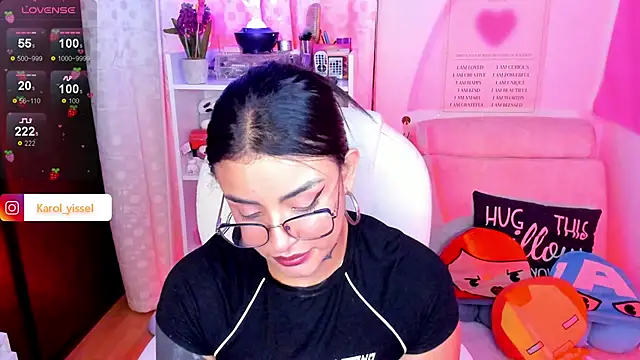 Snapshot of Hinataw33d01 chatting on 12.10.24 Hinataw33d01 online show from 12.10.24