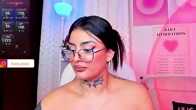 Snapshot of Hinataw33d01 chatting on 12.14.24 Hinataw33d01 online show from 12.14.24