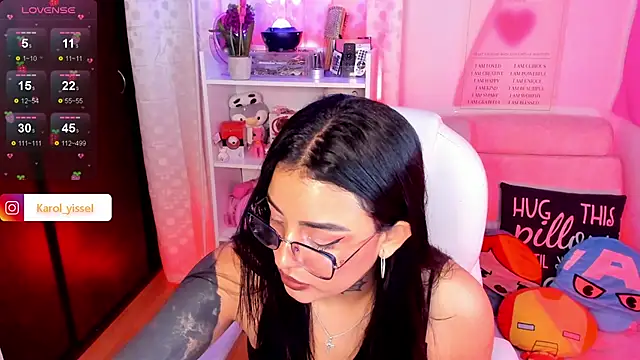 Snapshot of Hinataw33d01 chatting on 12.17.24 Hinataw33d01 online show from 12.17.24