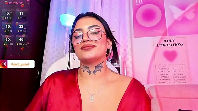 Snapshot of Hinataw33d01 chatting on 12.17.24 Hinataw33d01 online show from 12.17.24