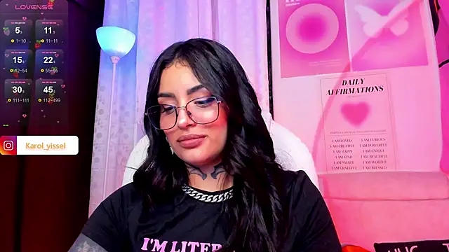 Snapshot of Hinataw33d01 chatting on 12.20.24 Hinataw33d01 online show from 12.20.24