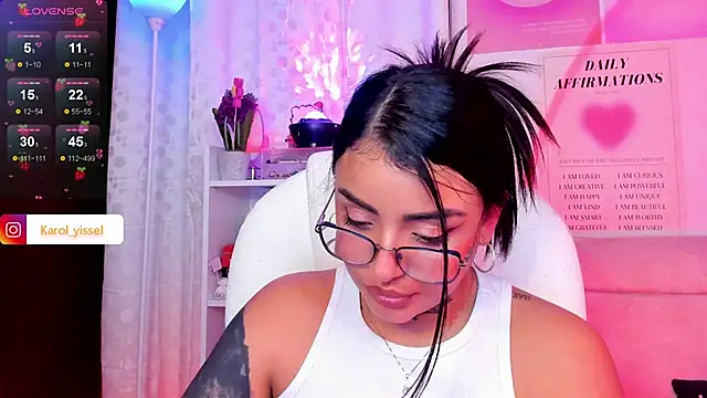 Snapshot of Hinataw33d01 chatting on 12.27.24 Hinataw33d01 online show from 12.27.24