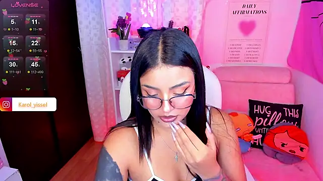 Snapshot of Hinataw33d01 chatting on 01.15.25 Hinataw33d01 online show from 01.15.25