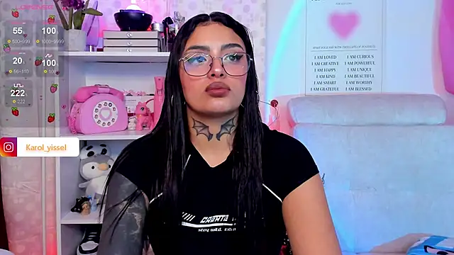 Snapshot of Hinataw33d01 chatting on 02.26.25 Hinataw33d01 online show from 02.26.25