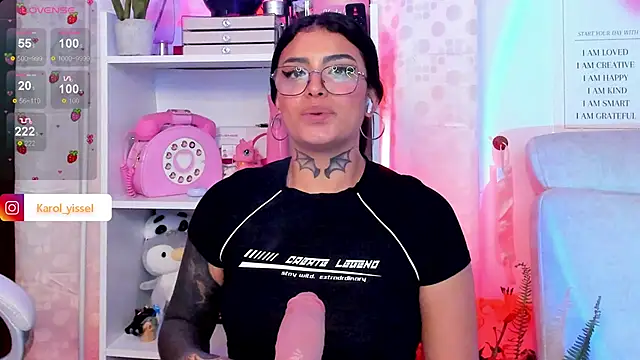 Snapshot of Hinataw33d01 chatting on 02.26.25 Hinataw33d01 online show from 02.26.25