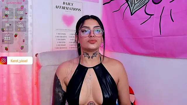 Snapshot of Hinataw33d01 chatting on 03.08.25 Hinataw33d01 online show from 03.08.25