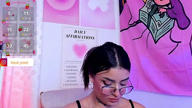 Snapshot of Hinataw33d01 chatting on 03.14.25 Hinataw33d01 online show from 03.14.25