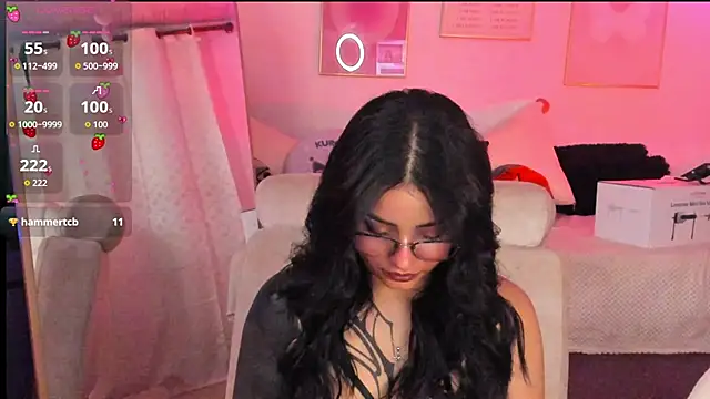 Snapshot of Hinataw33d01 chatting on 10.25.25 Hinataw33d01 online show from 10.25.25