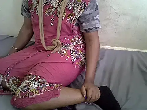 Crystal  Gee online show from 03.06.25