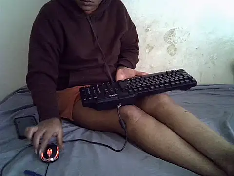 Crystal  Gee online show from 12.17.25